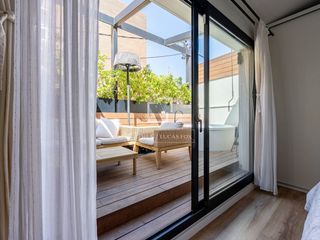 Xalet a Centre. En venta espectacular chalé adosado con terraza en cornellà de l