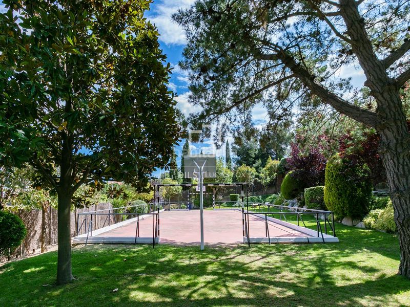 Foto 388b5efb-3540-4588-9c30-2c0325c2b0a2. Xalet amb calefacció aparcament piscina a Alella