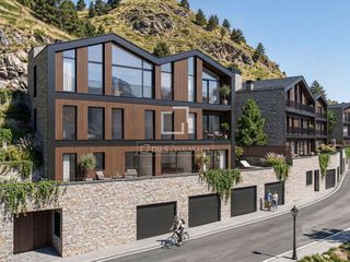 Chalet in Pal-Xixerella. Casa de obra nueva de 3 dormitorios con 745 m de superficie y ja