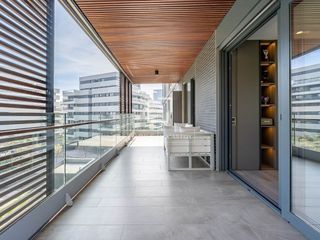 Pis a Finestrelles. Amplio y luminoso piso de obra seminueva de diseño en excelentes