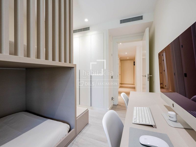 Foto 1060486e-fd26-4171-8f82-26fb5b49b210. Pis amb calefacció aparcament piscina a Finestrelles Esplugues de Llobregat