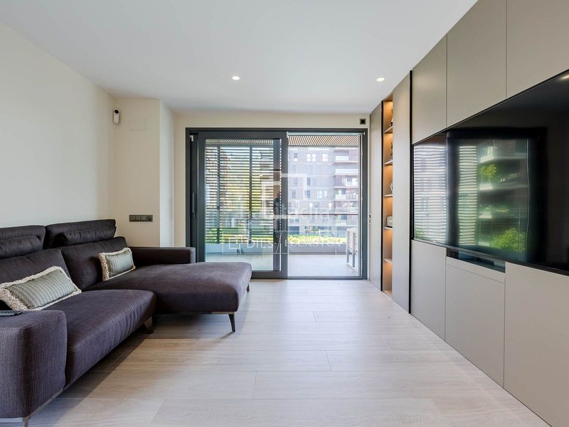 Foto 2f912661-1549-4cc3-9c62-e499140488e9. Pis amb calefacció aparcament piscina a Finestrelles Esplugues de Llobregat