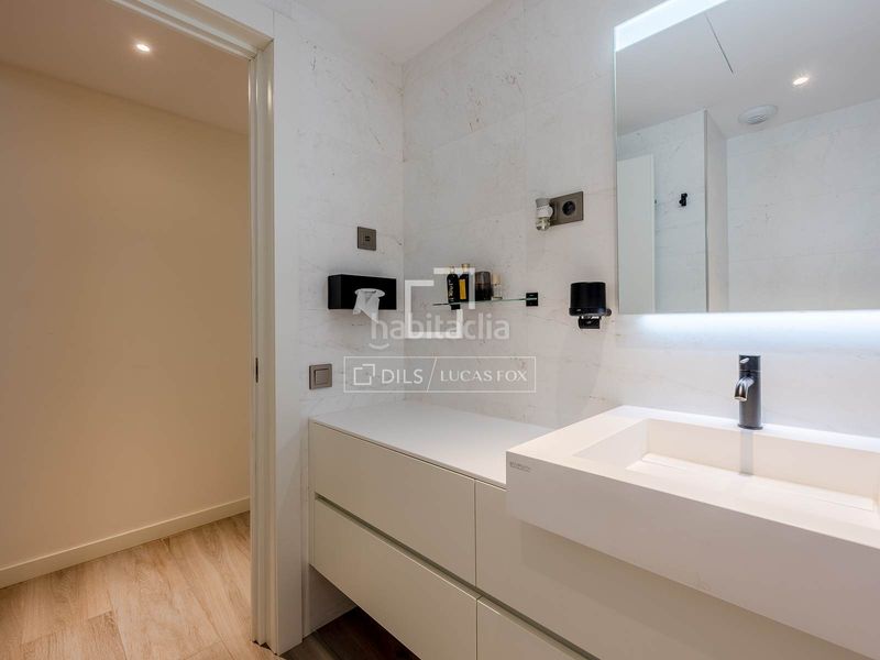 Foto 5353c357-9cb1-46cc-8605-4f28c196bbb2. Pis amb calefacció aparcament piscina a Finestrelles Esplugues de Llobregat