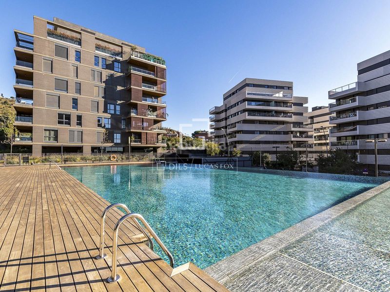 Foto cc472574-eaee-4547-838f-8b7ee5820e9e. Pis amb calefacció aparcament piscina a Finestrelles Esplugues de Llobregat