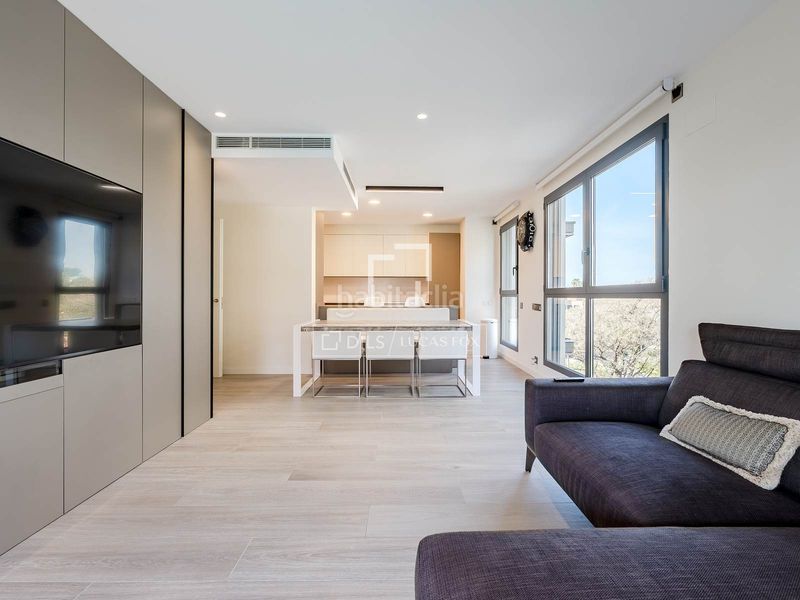 Foto d9e2ce7b-4a6a-4976-aae9-75c9408f5adb. Pis amb calefacció aparcament piscina a Finestrelles Esplugues de Llobregat