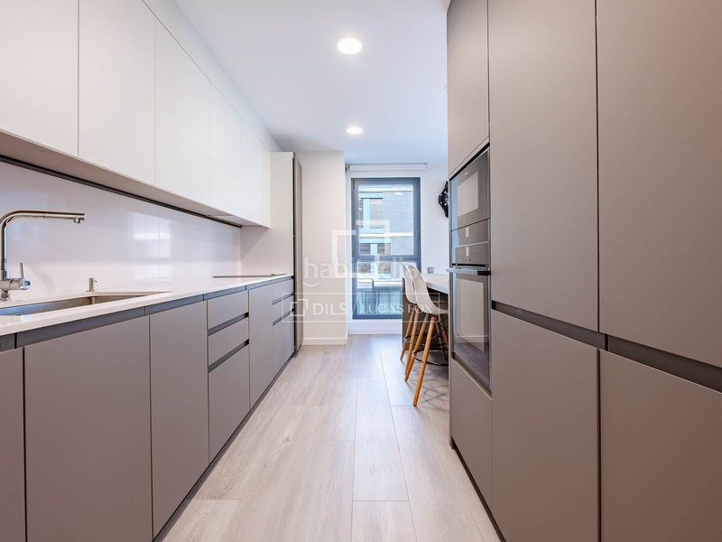 Foto ef71c178-3220-4e7a-8b21-5c9c9b33401a. Pis amb calefacció aparcament piscina a Finestrelles Esplugues de Llobregat