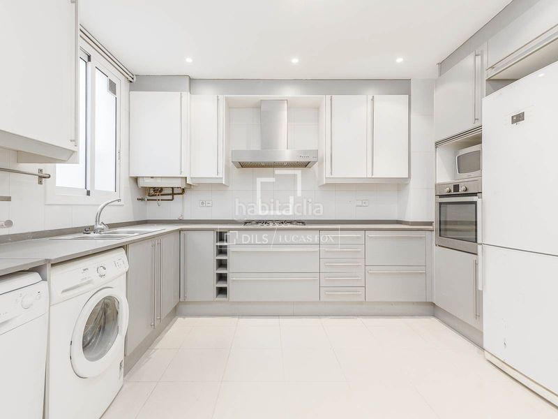 Piso de 3 dormitorios en venta en sant gervasi galvany, en Barcelona - Imagen 11