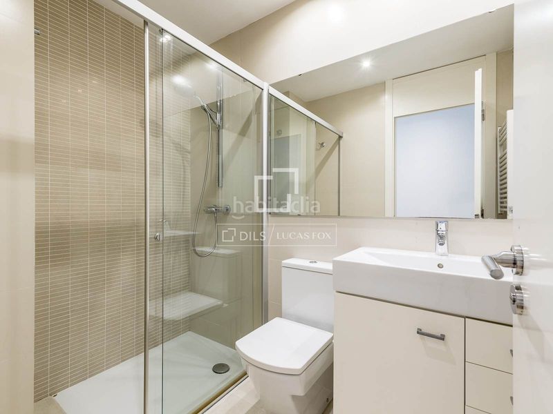 Foto 0033adbe-6165-4ab2-91c5-646a57d0816e. Pis amb calefacció aparcament a Vila de Gràcia Barcelona