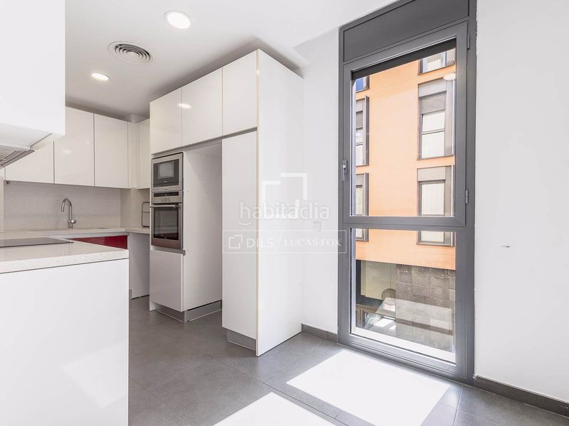 Foto 1e9e6b9f-7e37-4a9d-9ace-77220995e503. Pis amb calefacció aparcament a Vila de Gràcia Barcelona