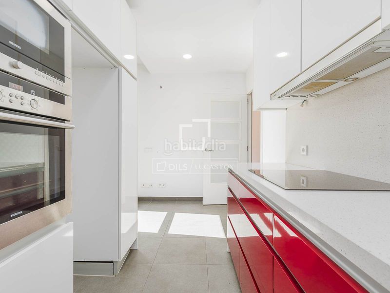 Foto 2bcef969-6ee1-459f-8756-ac145b6eca04. Pis amb calefacció aparcament a Vila de Gràcia Barcelona