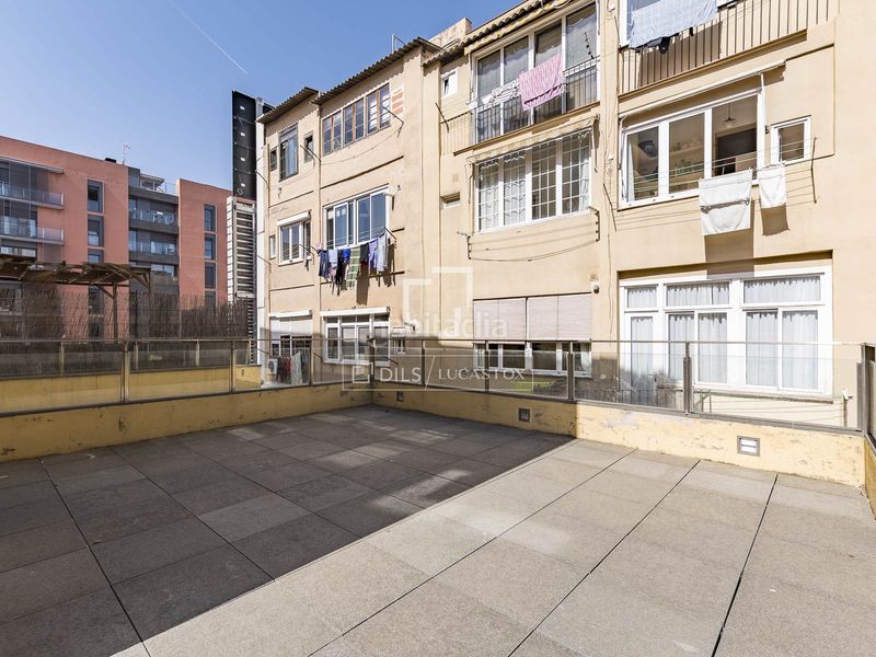 Foto 50b59bb0-0b5d-410b-9c22-3b1281d2ce29. Pis amb calefacció aparcament a Vila de Gràcia Barcelona