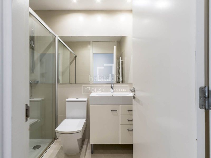 Foto a8c00d62-c4d3-4072-a1d1-4d1cc85ee40f. Pis amb calefacció aparcament a Vila de Gràcia Barcelona