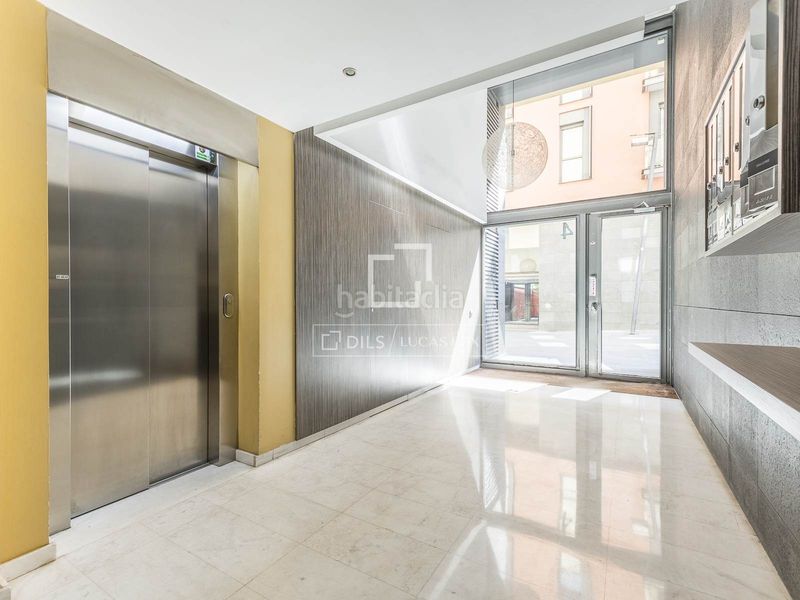 Foto b559cc4b-c20d-4c2a-87e1-34917bf784d1. Pis amb calefacció aparcament a Vila de Gràcia Barcelona