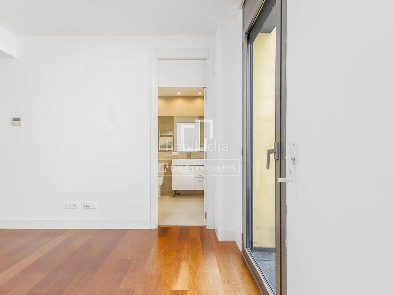 Foto b70ff643-ed1c-4dd2-a223-6140890789ba. Pis amb calefacció aparcament a Vila de Gràcia Barcelona