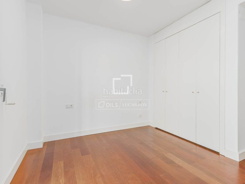 Foto b78880b0-171e-4420-8bbb-da0383516c2a. Pis amb calefacció aparcament a Vila de Gràcia Barcelona