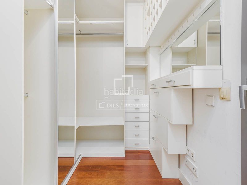 Foto ff6a7a39-5c92-4d4d-a7d0-e7a0f0fe9021. Pis amb calefacció aparcament a Vila de Gràcia Barcelona