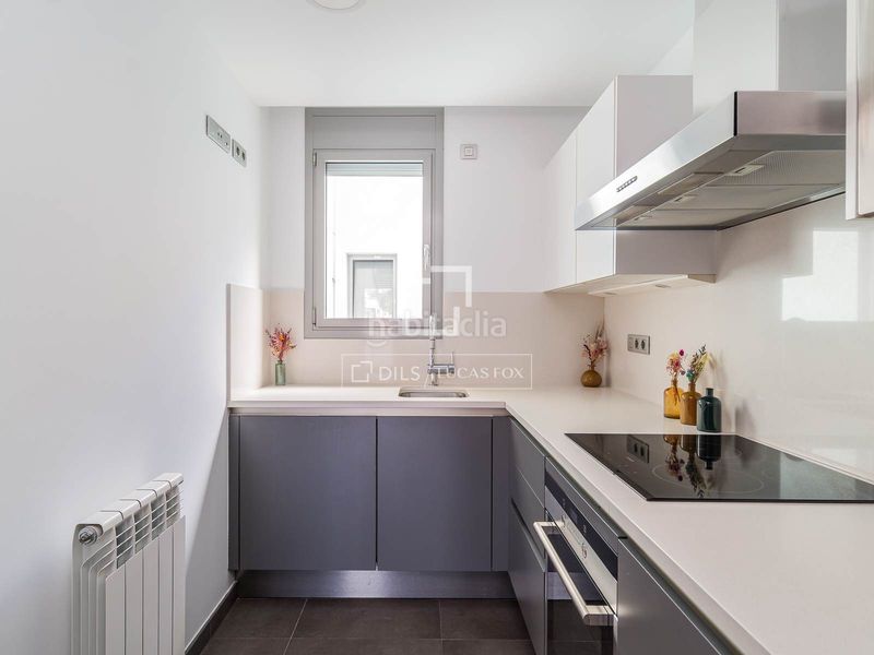 Foto 0646032f-6e4d-4887-931b-ede15f373db1. Pis amb calefacció aparcament a La Nova Esquerra de l´Eixample Barcelona