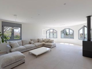 Xalet a Centre. Casa villa de estilo mediterráneo completamente reformada en ven