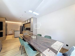 Chalet in El Serrat-Llorts. Casa  villa en excelentes condiciones de 5 dormitorios sobre una