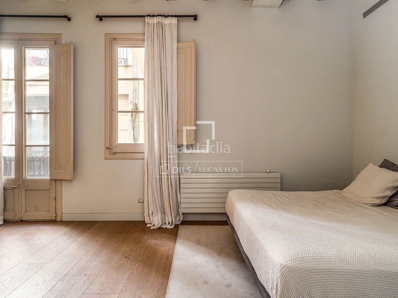 Foto f9e38100-5e9d-49fc-a83c-27a5ad76858d. Pis a Raval Barcelona