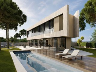 Chalet in La Pineda. Estilo de vida mediterráneo en una villa de obra nueva en la pin