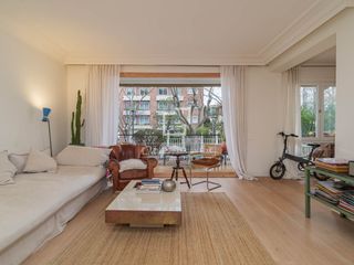 Flat in Sant Gervasi - Bonanova. Piso de 4 dormitorios con 23m terraza en venta en sant gervasi