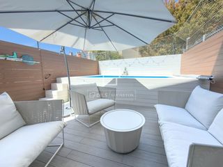 Chalet en Centre. Exclusiva casa unifamiliar adosada de 224m, 4 dormitorios, terra