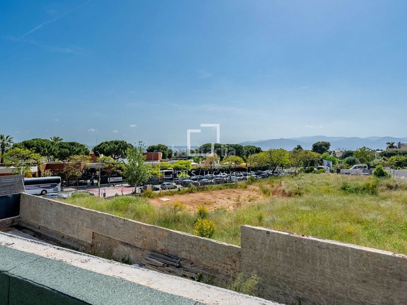 Foto 03d1f41f-b917-4fd4-9152-f8e380b293fb. Xalet amb calefacció aparcament piscina a Ciutat Diagonal Esplugues de Llobregat