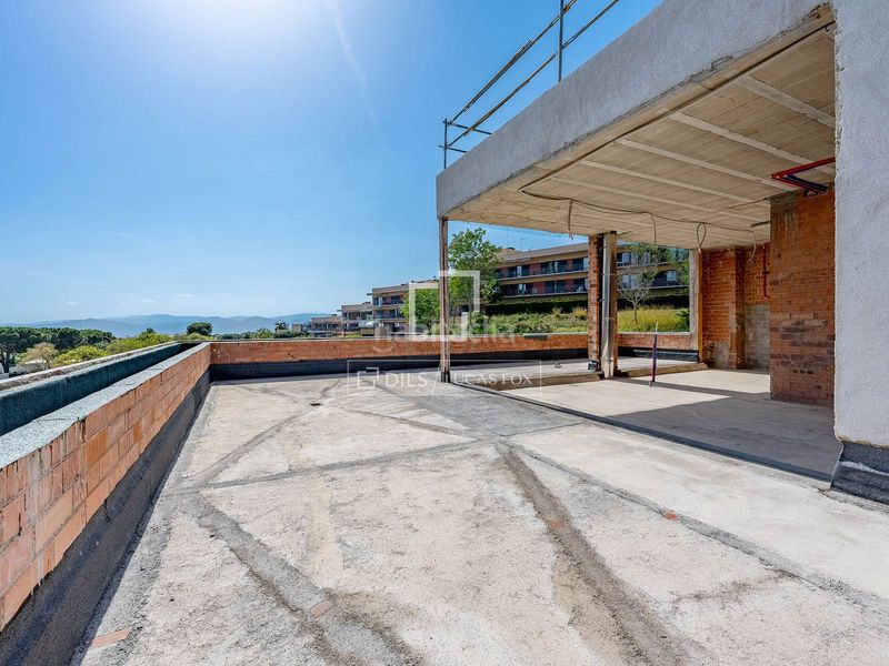 Foto 702276a8-ef86-4735-a8c3-de978731fc17. Xalet amb calefacció aparcament piscina a Ciutat Diagonal Esplugues de Llobregat