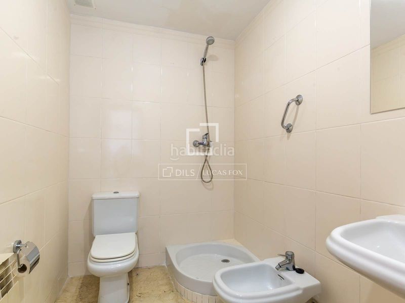 Foto 1d6abfd3-c532-4074-9b85-c0122b71d925. Pis amb aparcament a Centre Sant Just Desvern