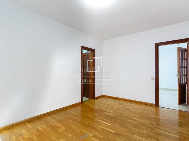 Foto de8cb4ed-fb28-42ce-a495-04a5cf342057. Pis amb aparcament a Centre Sant Just Desvern