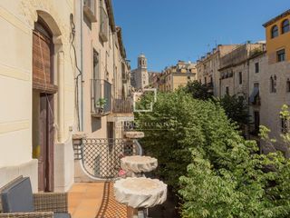 Etagenwohnung in Centre-Barri Vell. Piso en excelentes condiciones de 2 dormitorios en venta en barr