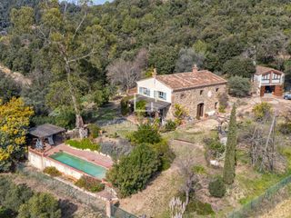 Mas à Massanes. Casa rural de 4 dormitorios en venta en la selva, girona