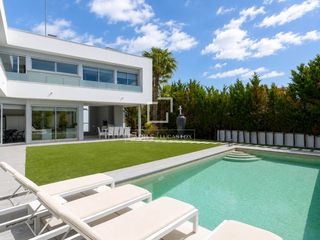 Chalet in Vallveric. Magnífica villa de 5 dormitorios en excelente estado en venta en