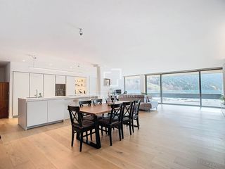Flat in El Serrat-Llorts. Exclusivo piso en excelentes condiciones de 4 dormitorios con 13