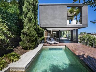 Miete Chalet in Montmar. Exclusiva casa con diseño de autor en alquiler en montemar