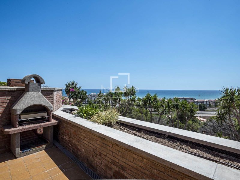 Foto 40550290-7419-46e1-be3a-1bc0fec9c87a. Pis amb calefacció aparcament piscina a les botigues de Sitges Sitges