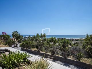 Flat in Les Botigues de Sitges. Exclusivo apartamento de 3 habitaciones, 2 baños y gran terraza