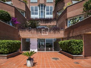 Flat in Les Botigues de Sitges. Exclusivo apartamento de 3 habitaciones, 2 baños y gran terraza