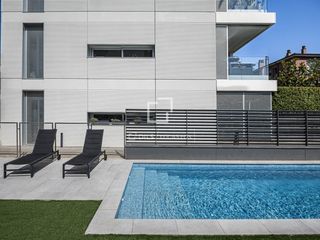 Piso en Golf-Can Trabal. Exclusivo piso de 233m2 con 44m terraza, 5 habitaciones, 5 baños