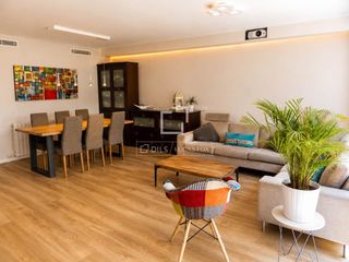 Rent Chalet in Gava Mar. Casa adosada en alquiler en gavà mar, a 1 minuto del mar