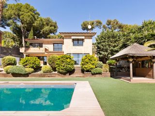Lloguer Xalet a Bellamar. Villa en excelentes condiciones en venta en bellamar, castelldef