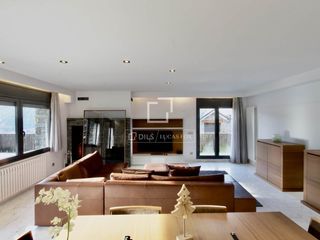 Xalet a L´Aldosa-Anyós. Casa en excelentes condiciones de 5 dormitorios con 252 m de jar