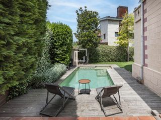 Xalet a Eixample. Casa pareada catalogada totalmente reformada con 4 dormitorios y