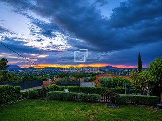 Affitto Chalet in Valldoreix. Casa  villa en excelentes condiciones de 4 dormitorios con 60m d