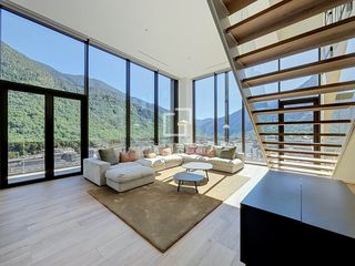 Àtic a Els Vilars d´Engordany. Ático triplex de 3 dormitorios con 135m de terraza y piscina cli