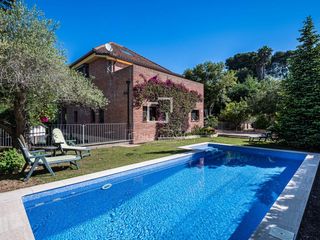 Location Chalet à Valldoreix. Casa  villa excelentes de 5 dormitorios en alquiler en valldorei