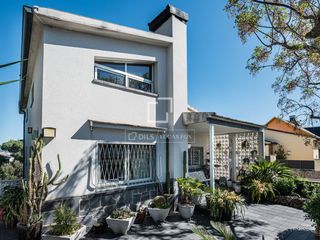 Xalet a Valldoreix. Casa de 8 dormitorios en venta en valldoreix, barcelona