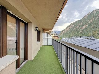 Lloguer Pis a Margineda. Piso en excelentes condiciones de 3 dormitorios con terraza en a