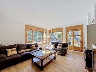 Rent Flat in Ordino-Ansalonga-Sornás. Piso amueblado de 3 dormitorios en alquiler en ordino